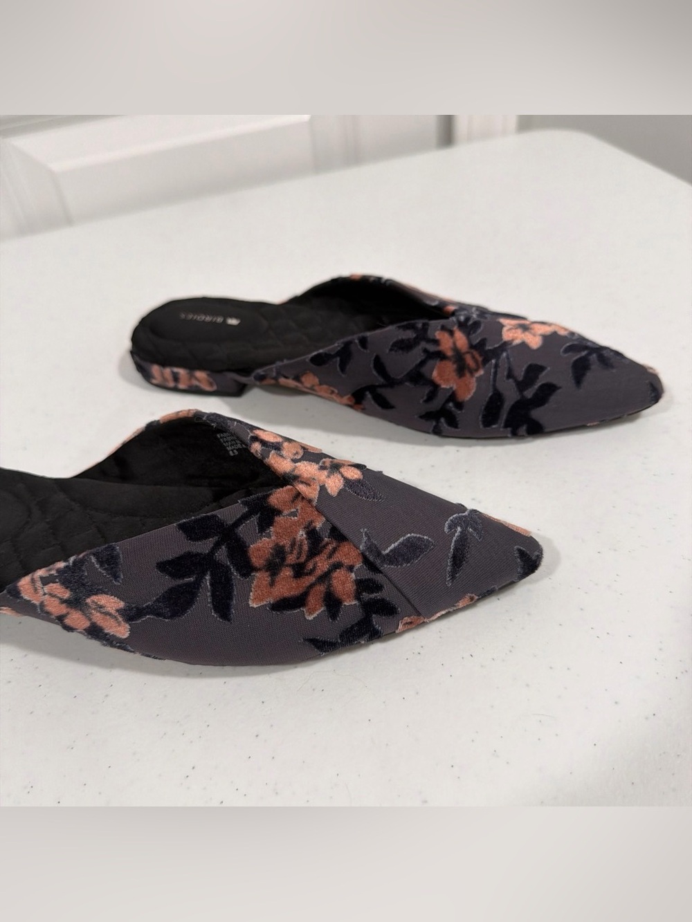 NWOT Birdies “the swan” Pointed Floral velvet mules in Gray and Peach - Picture 4 of 8